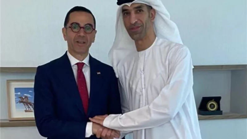 وزير الاستثمار يبحث مع وزير التجارةالإماراتي اتفاق الشراكة الاستراتيجية