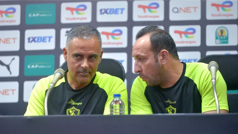 فرحة كبيرة لجوميز وأحمد مجدى ببقاء الفتح بالدورى السعودى .. شاهد