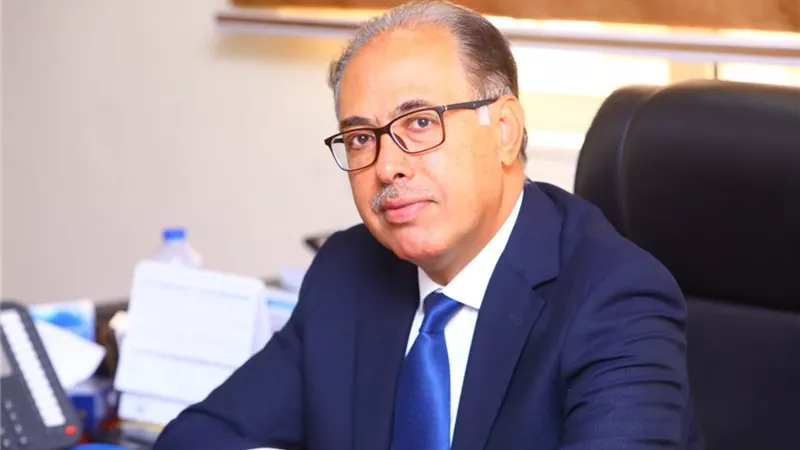 د. محمد شومان يكتب: الإنسان.. سيد أم تابع للآلة؟