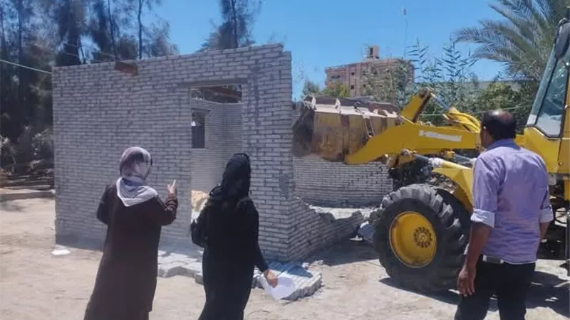 إزالة فورية للبناء المخالف بدمياط