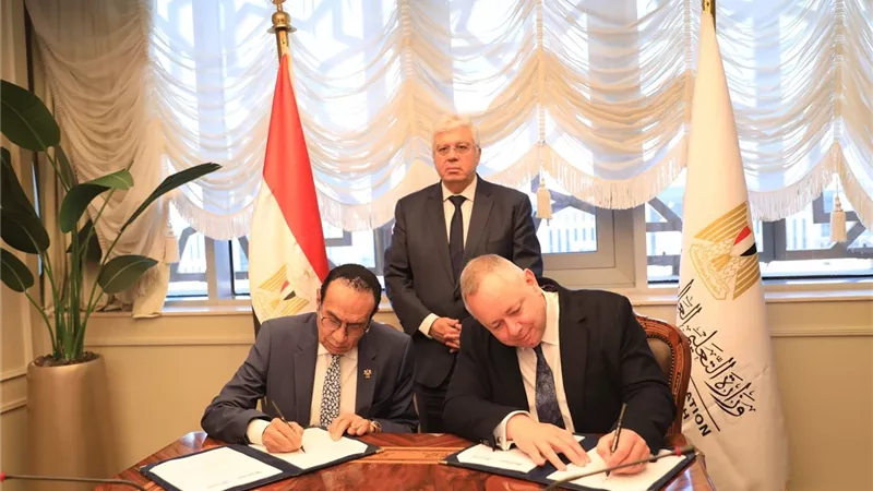 التعليم العالي توقع مذكرة تفاهم بين جامعتى إيست لندن إيست كابيتال