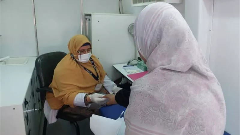 علاج ١٤٦٠ مواطنا بالمجان في قافلة طبية بدمياط