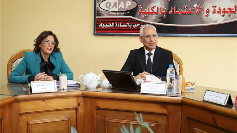 رئيس جامعة المنيا يترأس اول اجتماع لمجلس دار العلوم و كلية الالسن