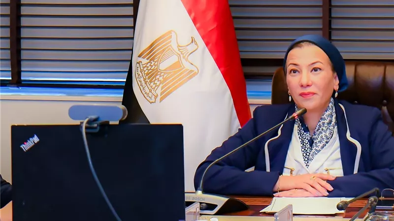 وزيرتا البيئة فى مصر وفرنسا تناقشان ملف التلوث البلاستيكي
