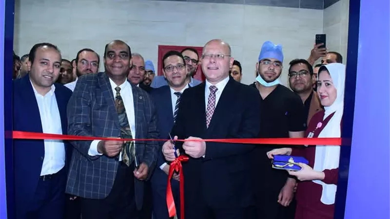 رئيس جامعة سوهاج يفتتح جهاز القسطرة المخية بمستشفى الطوارئ الجامع