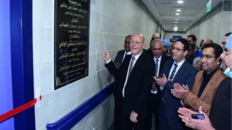 رئيس جامعة سوهاج يفتتح وحدة القسطرة المخية بمستشفى الطوارئ الجامعى