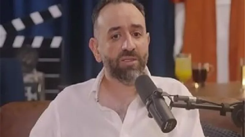 عمرو سلامة يصدم جمهوره بسبب فيلم صنع فى مصر لـ أحمد حلمى