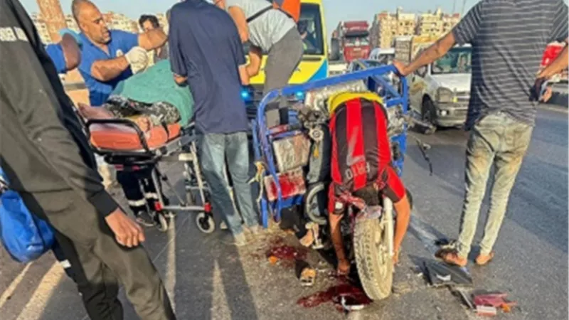 مصرع شاب وإصابة اثنين إثر انقلاب 