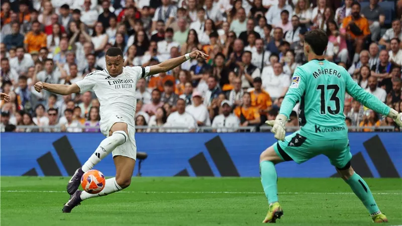 رجل مباراة ريال مدريد وريال سوسيداد في الدوري الإسباني