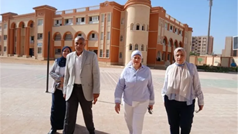مدير تعليم القاهرة تتابع انضباط إمتحانات النقل بمدارس بدر