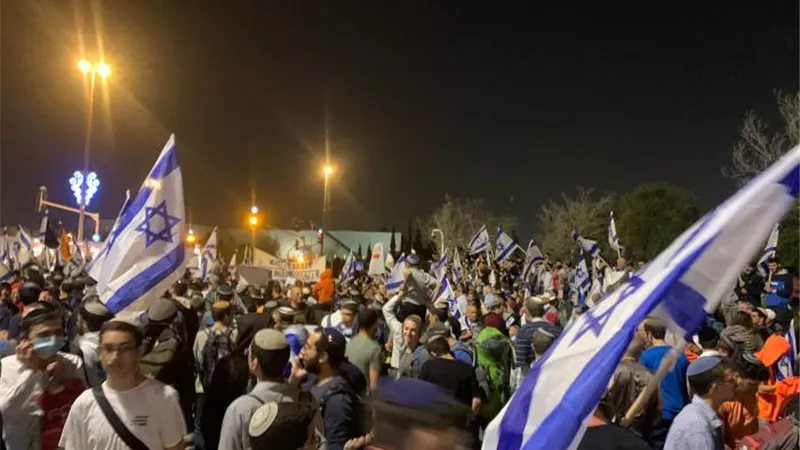 متظاهرون إسرائيليون يطالبون ترامب بالضغط على نتنياهو