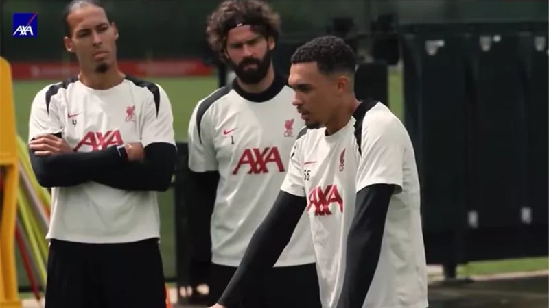 أرنولد في حفل توديعه أمام لاعبي ليفربول: لقد كانت حياتي كلها هنا