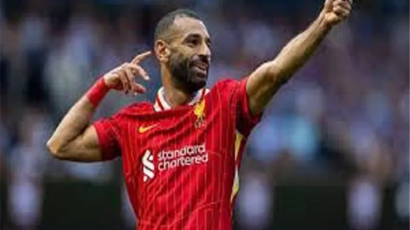 فيديو.. لحظات مميزة لمحمد صلاح بعد تتويجه كأفضل لاعب بالبريميرليج