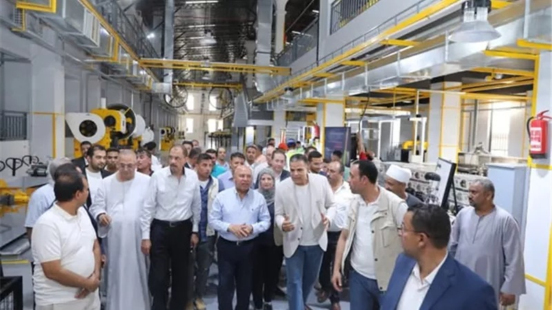 الوزير يفتتح مصنعا لكباسات أجهزة التبريد باستثمارات 5 ملايين دولار