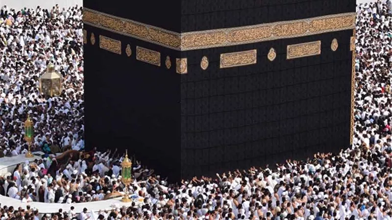 الاوقاف تُتابع حملتها التوعوية بفلسفة الطواف والوقوف بعرفات