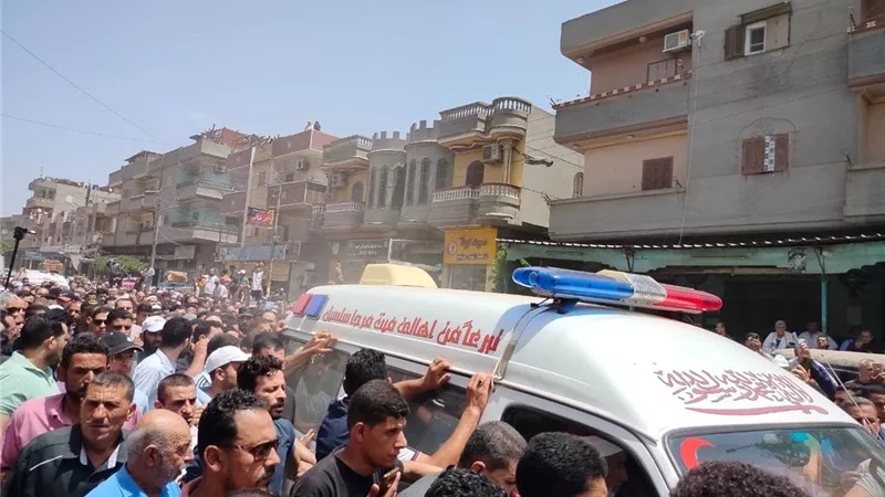 المئات في الدقهلية يشاركون في جنازة القاريء الشيخ السيد سعيد