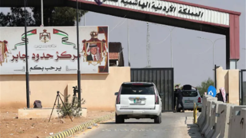 الأردن يسمح بعبور مواطنيه إلى سوريا برًا دون موافقة مسبقة