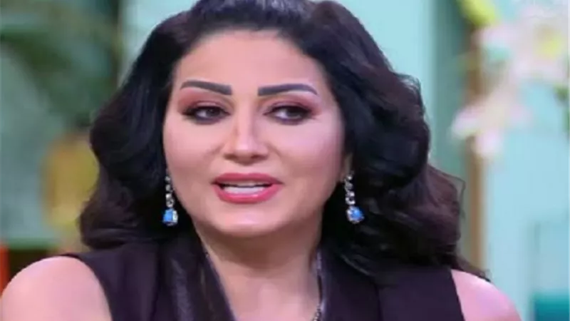 وفاء عامر تحتفل بعيد ميلادها مع الجمهور 