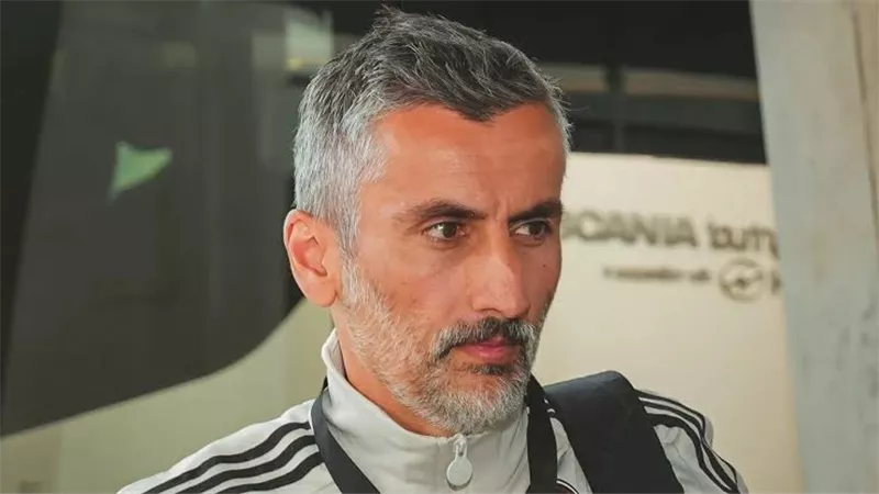 الأهلي يُعلن موعد إعلان تنصيب الإسباني ريفيرو مديراً فنياً للفريق