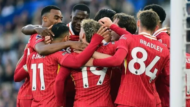 ليفربول يفلت من الخسارة أمام كريستال بالاس في ليلة التتويج باللقب