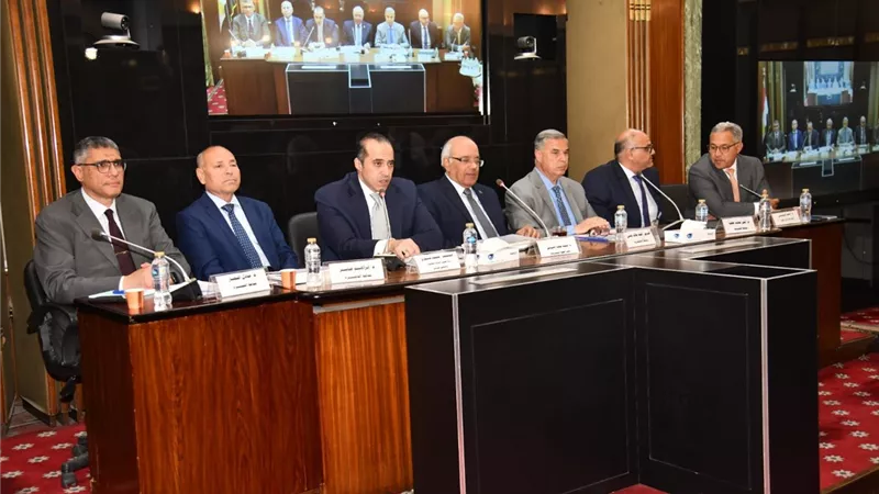 محافظ الجيزة يحضر جلسات الاستماع بمجلس النواب