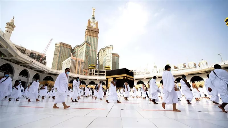 مطويَّةً «القول المبين في بعض ما يباح للحُجَّاج والمعتمرين»