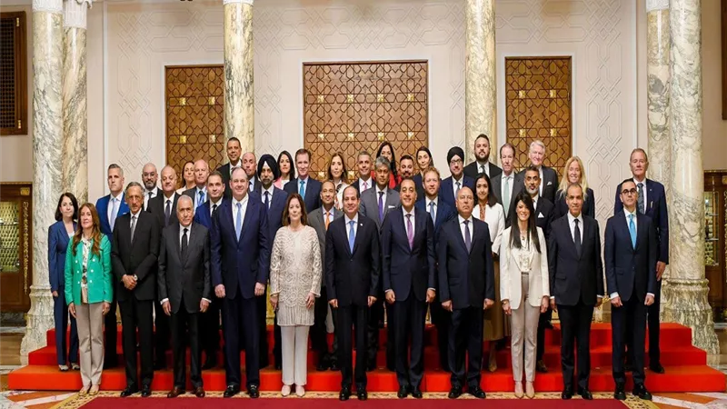 الرئيس السيسي: الحكومة حريصة على الحوار مع الشركات المشاركة بالمنتدى المصري الأمريكي