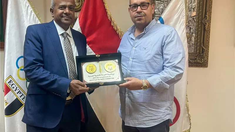 ياسر إدريس يستقبل خالد الخليفي ويهنئه برئاسة الاتحاد العربي للرياضات المائية