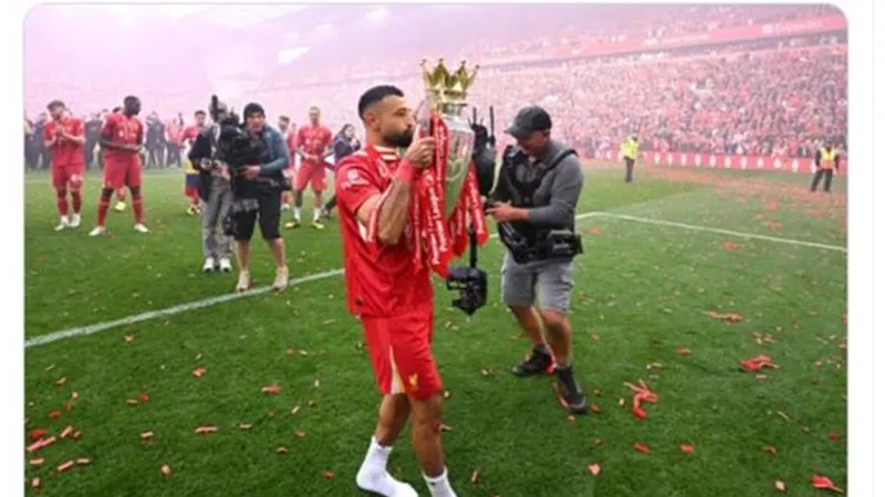 صورة محمد صلاح تثير غضب جماهير ليفربول.. ورد فوري من المصري