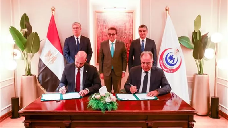 وزير الصحة يوقع بروتوكولًا مع 