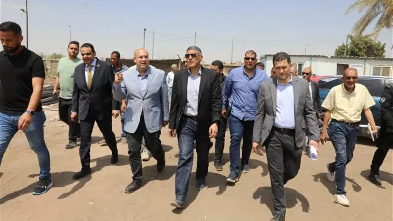 محافظ الجيزة يتابع معدلات تنفيذ مبنى مجلس مدينة العياط الجديد