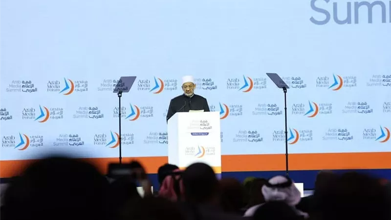 الإمام الأكبر:الإعلام العربي مسؤول عن كشف الحقيقة وصون هوية الأمة