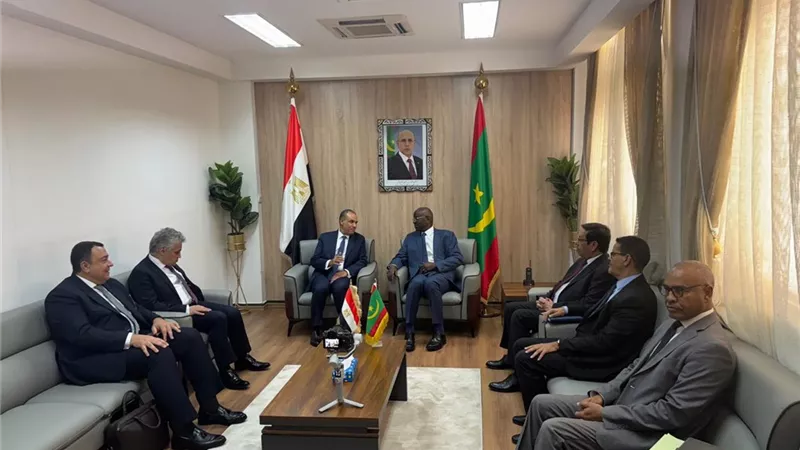 وزير الخارجية والهجرة يستهل زيارته نواكشوط بلقاء نظيره الموريتاني