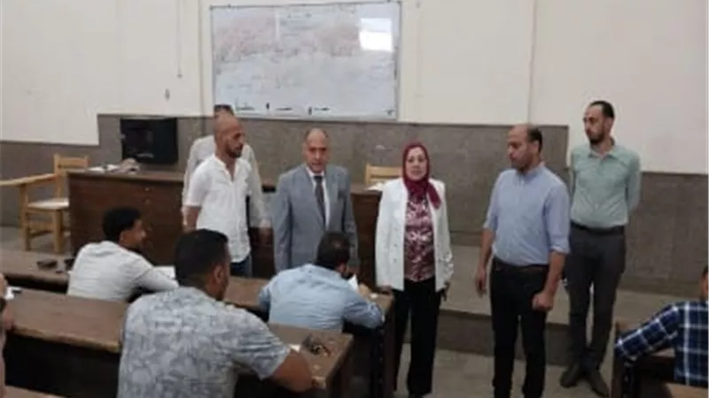نائب رئيس جامعة بنها تتفقد سير امتحانات الترم الثاني بالتربية الرياضية