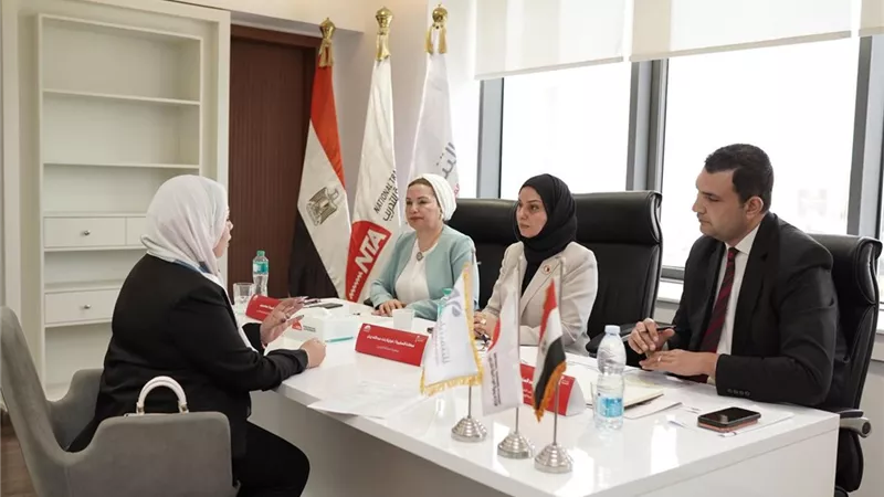 سفيرة البحرين بالقاهرة تشارك في لجان قبول برنامج 