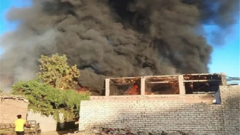 الحماية المدنية تسيطر على حريق هائل في مخزن بلاستيك بالخانكة