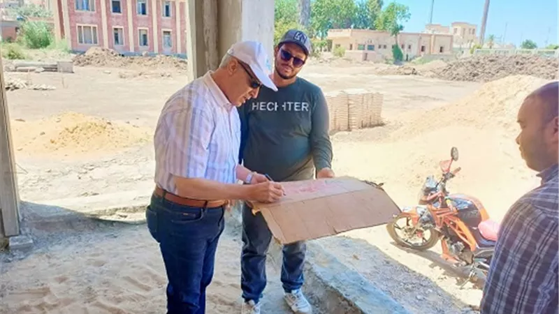 وكيل شباب كفرالشيخ يتفقدالأعمال الإنشائية بحمام السباحة