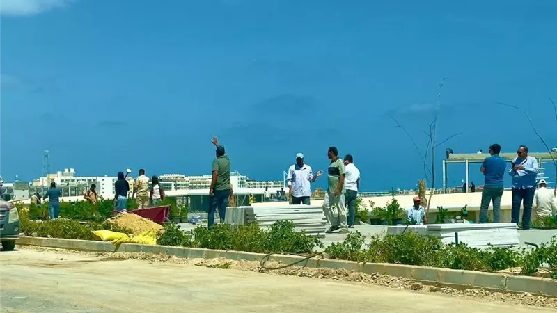 بدء أعمال الرصف بكورنيش مرسي مطروح الجديد و الممشي السياحي