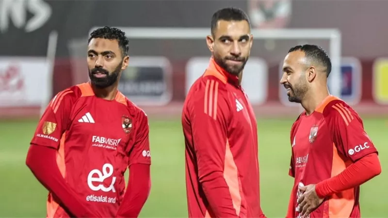 بدلاء الأهلي أمام فاركو.. معلول وأفشة والشحات الأبرز