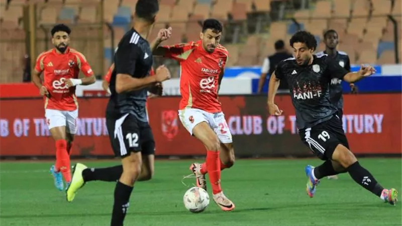 الأهلي يضرب فاركو بثنائية وسام أبو على فى الشوط الأول - شاهد