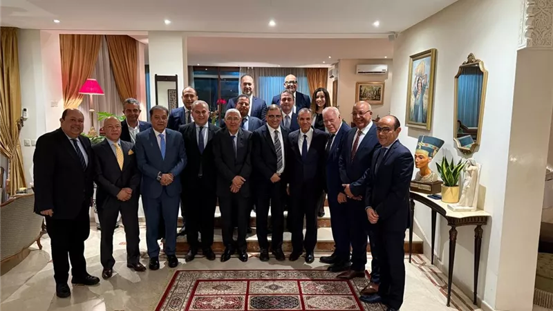 وزير الخارجية يلتقي مجموعة من رؤساء البنوك المغربية