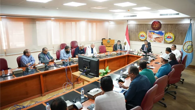 مطروح تبحث مشاكل نقص مياة الشرب قبل موسم الاصطياف