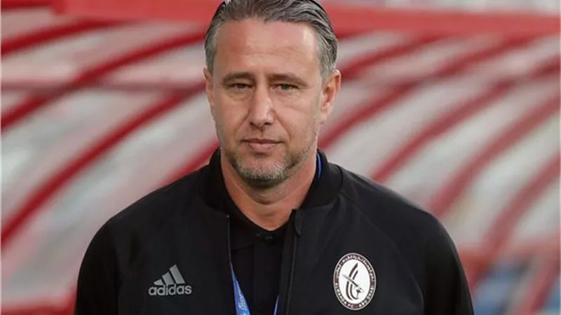 حقيقة مفاوضات الزمالك مع الروماني ريجيكامب