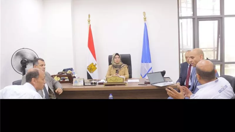 نائب محافظ دمياط تبحث تحويل خدمات التربية والتعليم إلكترونيا