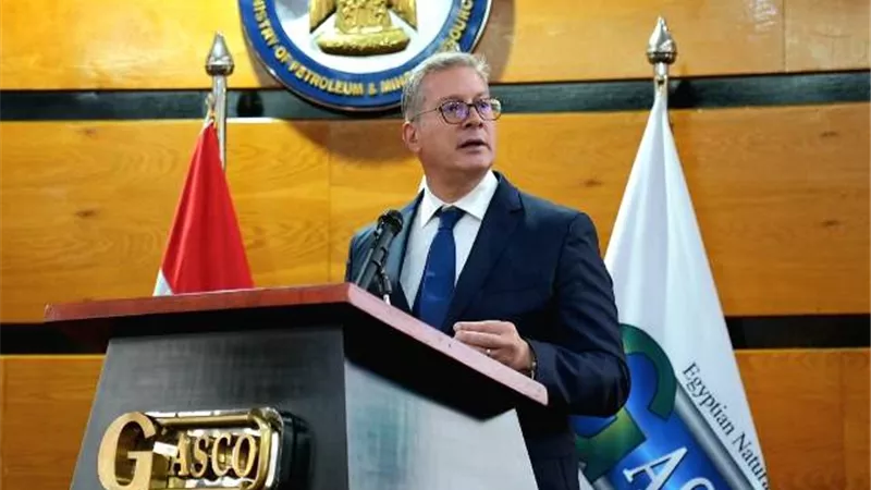 وزير البترول يستعرض جهود الوزارة لزيادة الإنتاج المحلي من البترول
