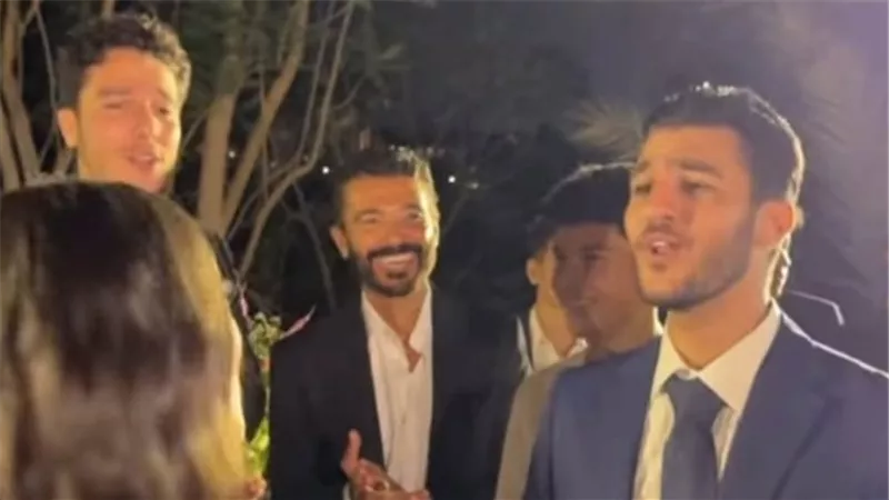 خالد النبوي يحتفل بخطبة ابنه كريم على فتاة خارج الوسط الفني