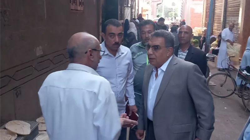 محافظ الدقهلية في جولة مفاجئة يقرر غرامة مالية لمخبز بسندوب