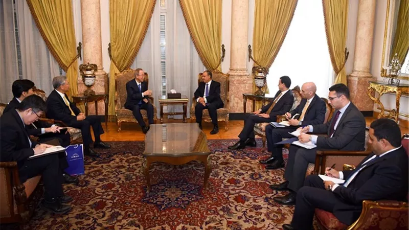 وزير الخارجية والهجرة يستقبل سكرتير عام الأمم المتحدة السابق
