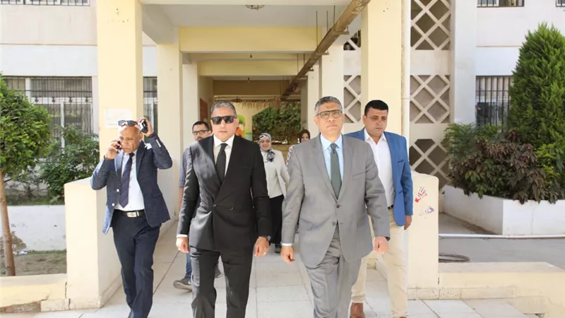 محافظ الجيزة يتفقد لجان الشهادة الإعدادية ببولاق الدكرور والهرم
