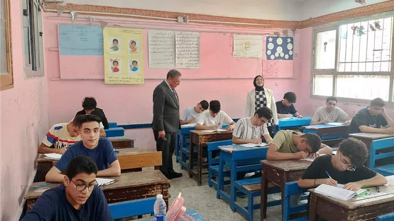 هدوء تام وبلاشكاوى فى اول يوم اعدادية بالبحيرة